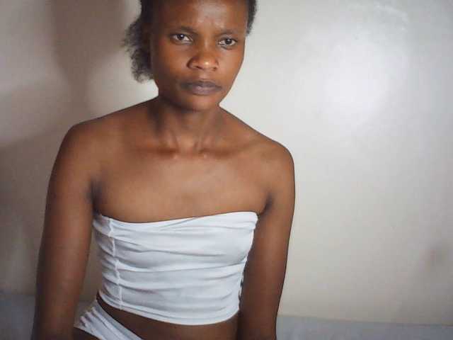 Suzyb live cam on BongaCams