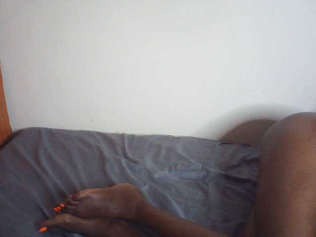 Suzyb live cam on BongaCams