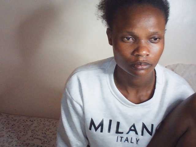 Suzyb live cam on BongaCams