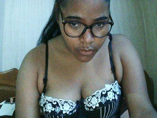 Lounahsexy live cam on BongaCams