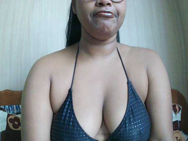 Lounahsexy live cam on BongaCams