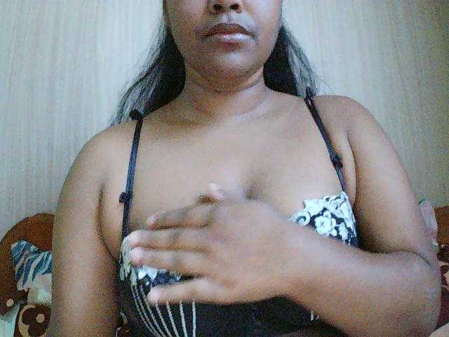 Lounahsexy live cam on BongaCams