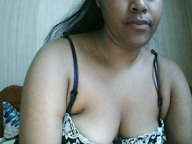 Lounahsexy live cam on BongaCams