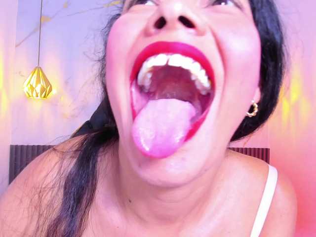 VanessaLune live cam on BongaCams