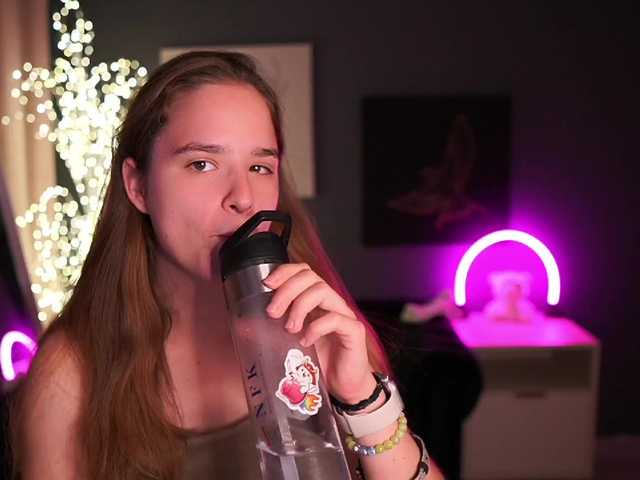 SuzySKy live cam on BongaCams
