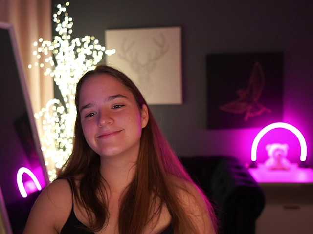 SuzySKy live cam on BongaCams