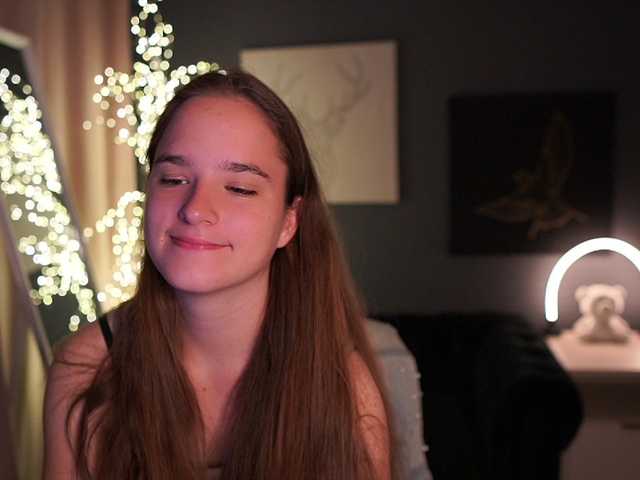SuzySKy live cam
