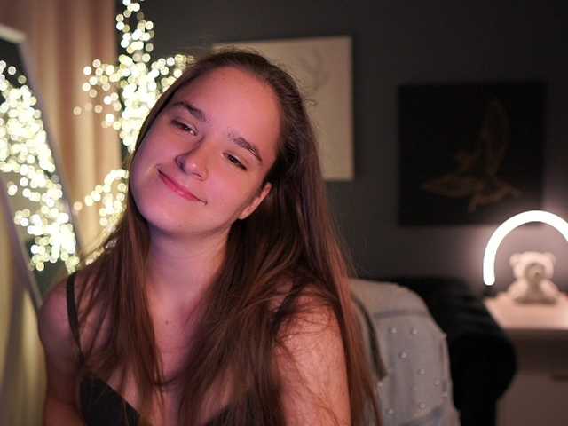 SuzySKy live cam on BongaCams