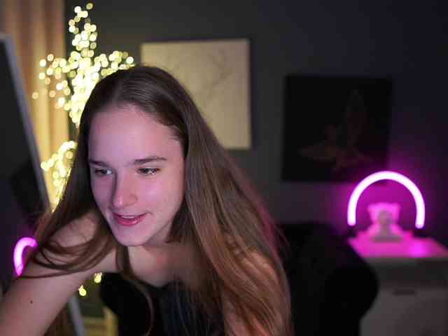 SuzySKy webcam