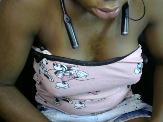 SinfulBitch01 live cam on BongaCams