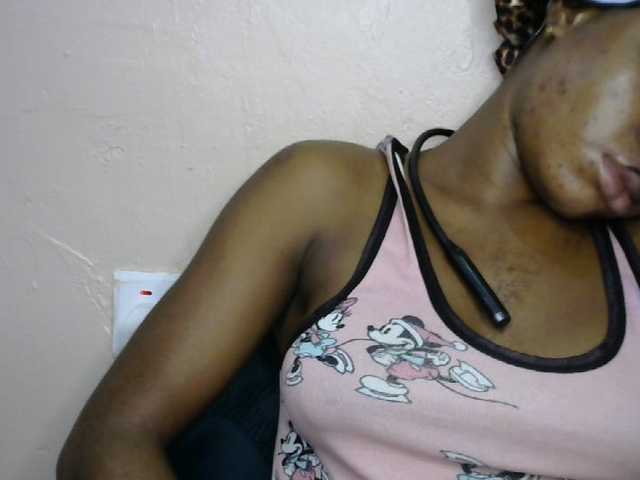SinfulBitch01 live cam on BongaCams