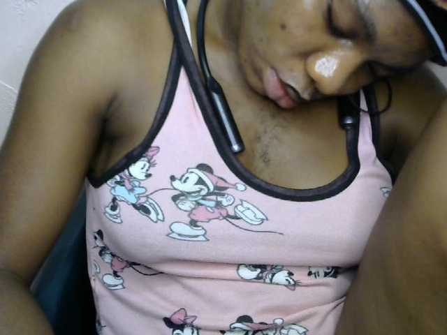 SinfulBitch01 live cam on BongaCams
