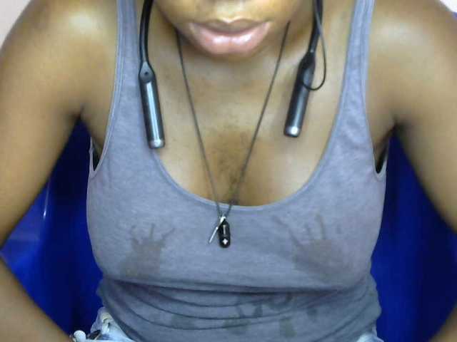 SinfulBitch01 live cam on BongaCams