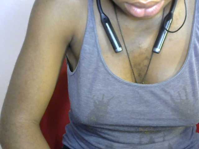SinfulBitch01 live cam on BongaCams