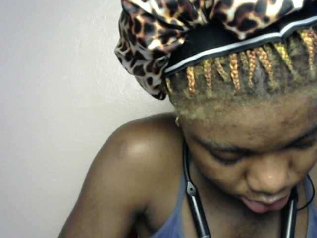 SinfulBitch01 live cam on BongaCams