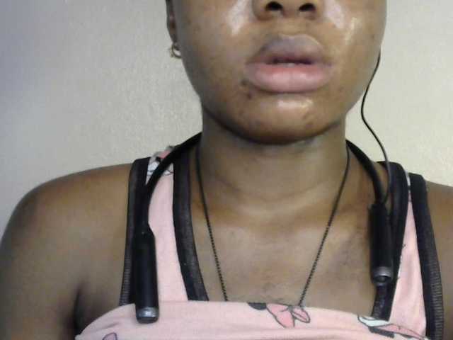 SinfulBitch01 live cam on BongaCams