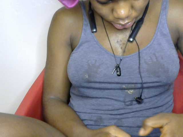 SinfulBitch01 live cam on BongaCams