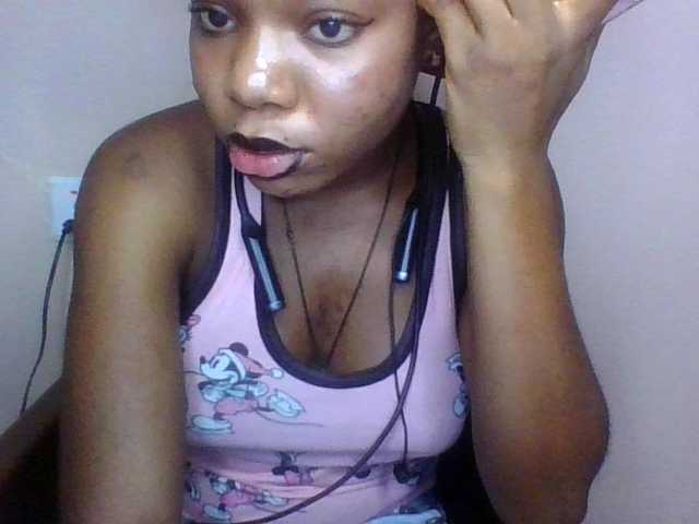 SinfulBitch01 live cam on BongaCams