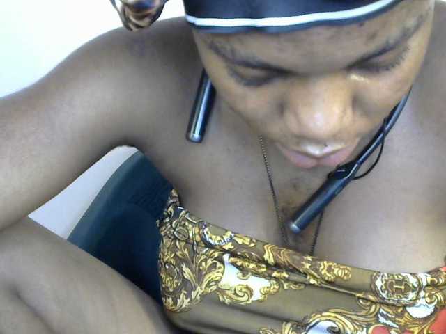 SinfulBitch01 live cam on BongaCams