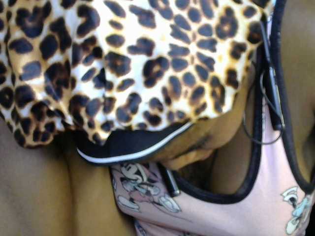 SinfulBitch01 live cam on BongaCams
