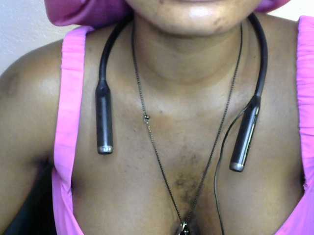 SinfulBitch01 live cam on BongaCams