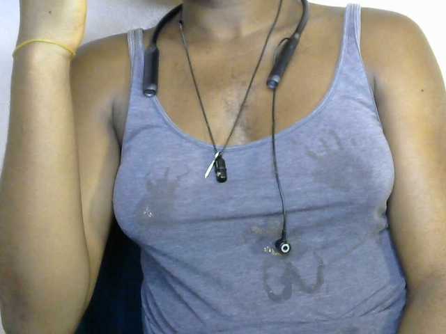 SinfulBitch01 live cam on BongaCams