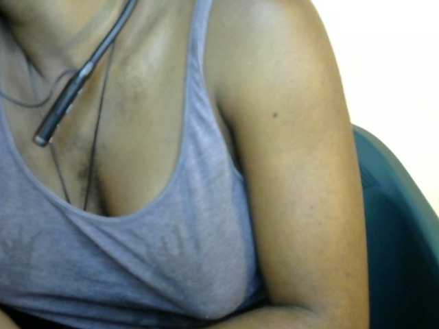 SinfulBitch01 live cam on BongaCams