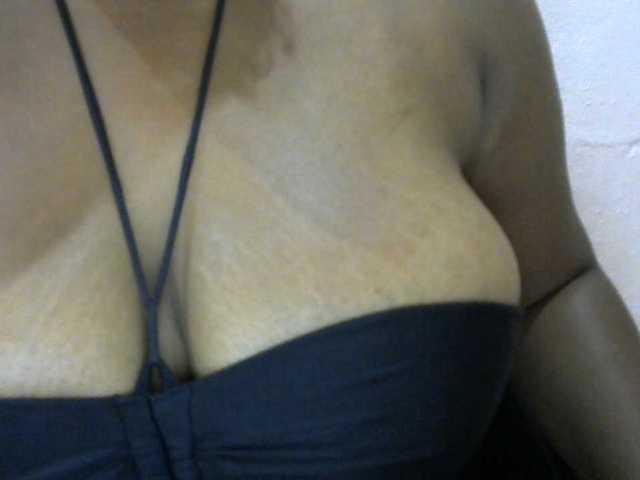 SinfulBitch01 live cam on BongaCams