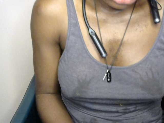SinfulBitch01 live cam on BongaCams