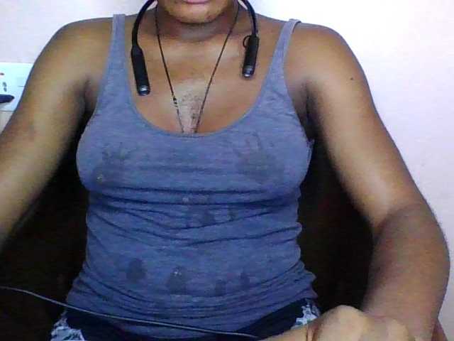 SinfulBitch01 live cam on BongaCams