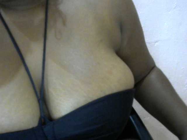 SinfulBitch01 live cam on BongaCams