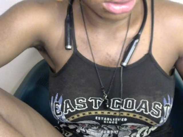 SinfulBitch01 live cam on BongaCams