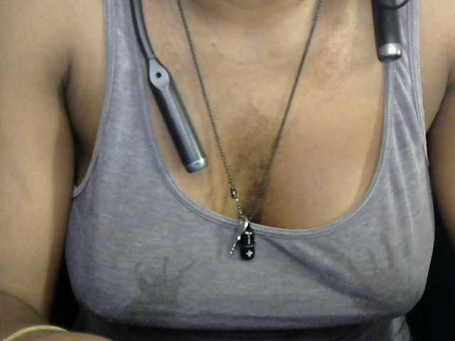 SinfulBitch01 live cam on BongaCams