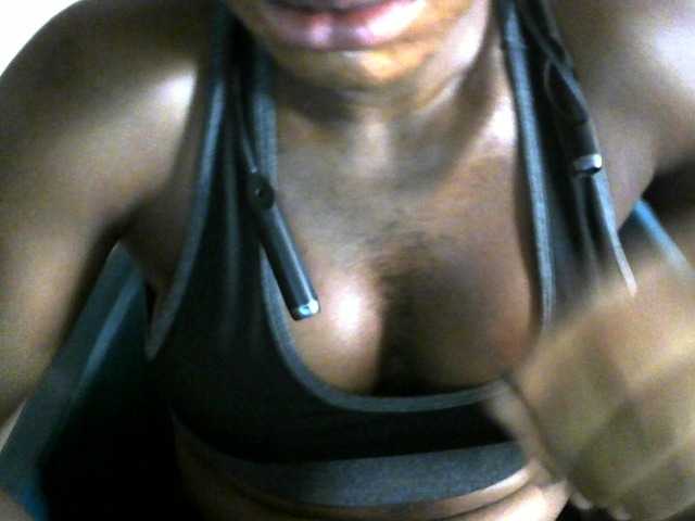 SinfulBitch01 live cam on BongaCams