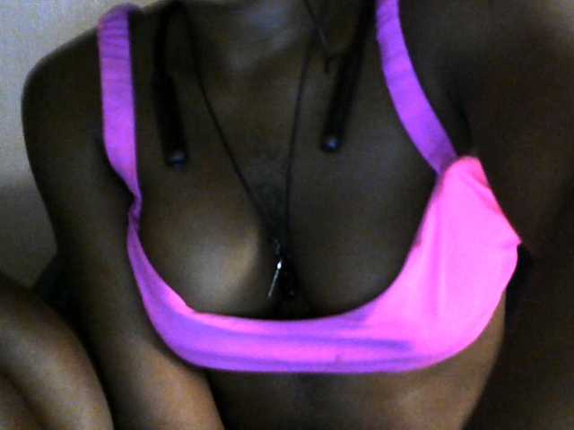 SinfulBitch01 live cam on BongaCams