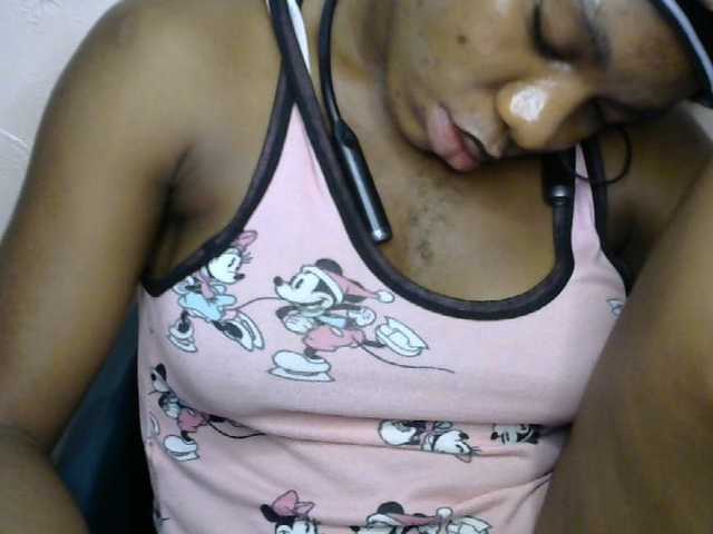 SinfulBitch01 live cam on BongaCams