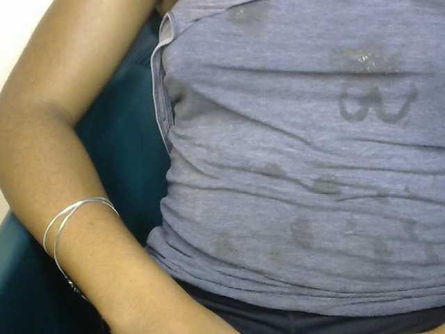 SinfulBitch01 live cam on BongaCams