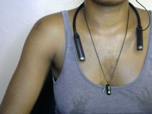 SinfulBitch01 live cam on BongaCams