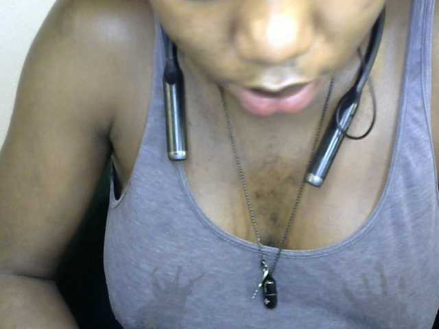 SinfulBitch01 live cam on BongaCams