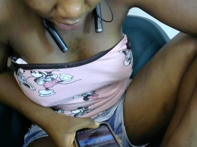 SinfulBitch01 live cam on BongaCams