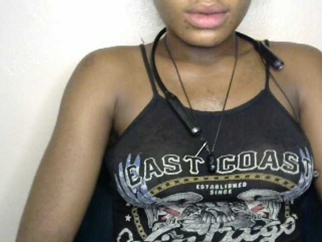 SinfulBitch01 live cam on BongaCams