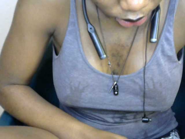 SinfulBitch01 live cam on BongaCams