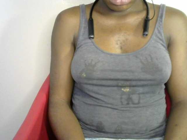 SinfulBitch01 live cam on BongaCams
