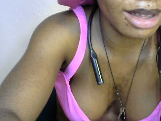 SinfulBitch01 live cam on BongaCams