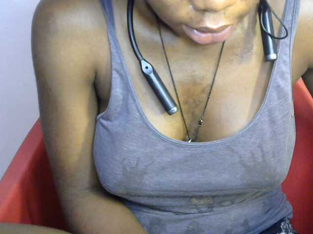 SinfulBitch01 live cam on BongaCams