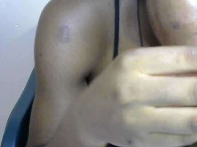 SinfulBitch01 live cam on BongaCams