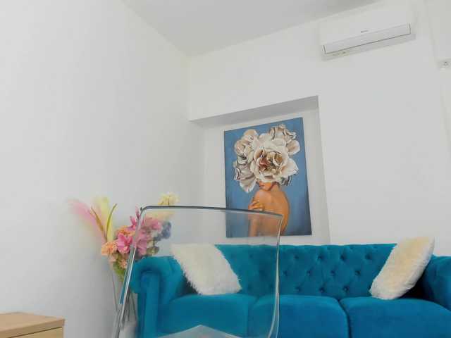 NicolleLexxy live cam on BongaCams