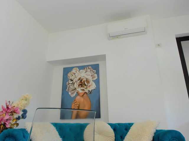NicolleLexxy live cam on BongaCams