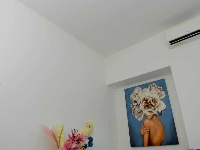 NicolleLexxy live cam on BongaCams
