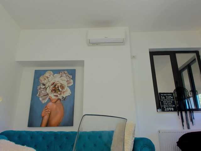 NicolleLexxy live cam on BongaCams